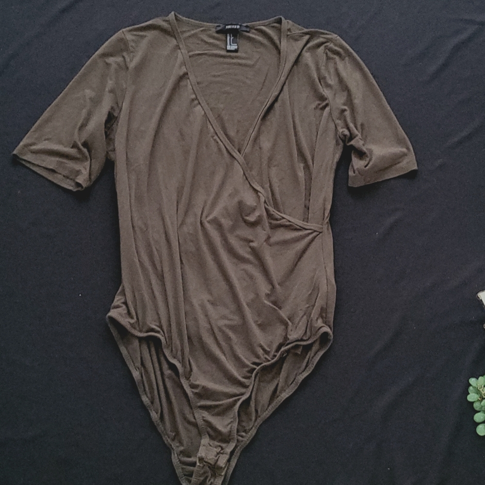 Forever21 /4 Sleeve Faux Wrap Bodysuit